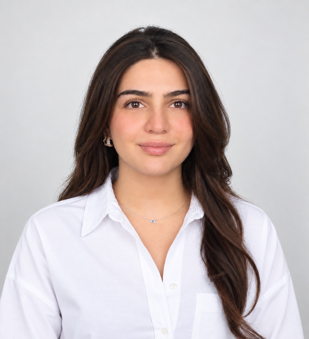 Helin Kandemir, Administrator at Intra Private Finance